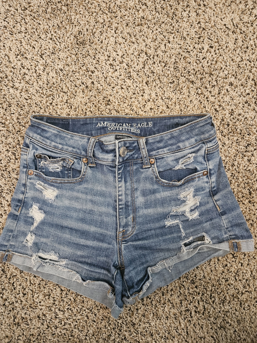 🦋American Eagle Women's Light Blue Distressed Denim Shorts Size 6